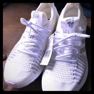Men’s Adidas PulseBoost HD White size 10.  NWTs